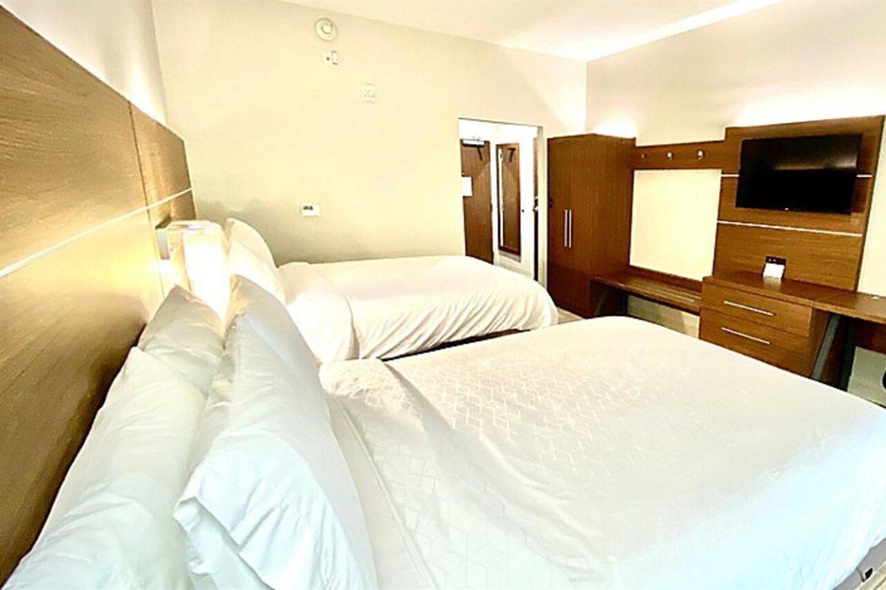 Holiday Inn Express & Suites Pineville-Alexandria Area מראה חיצוני תמונה