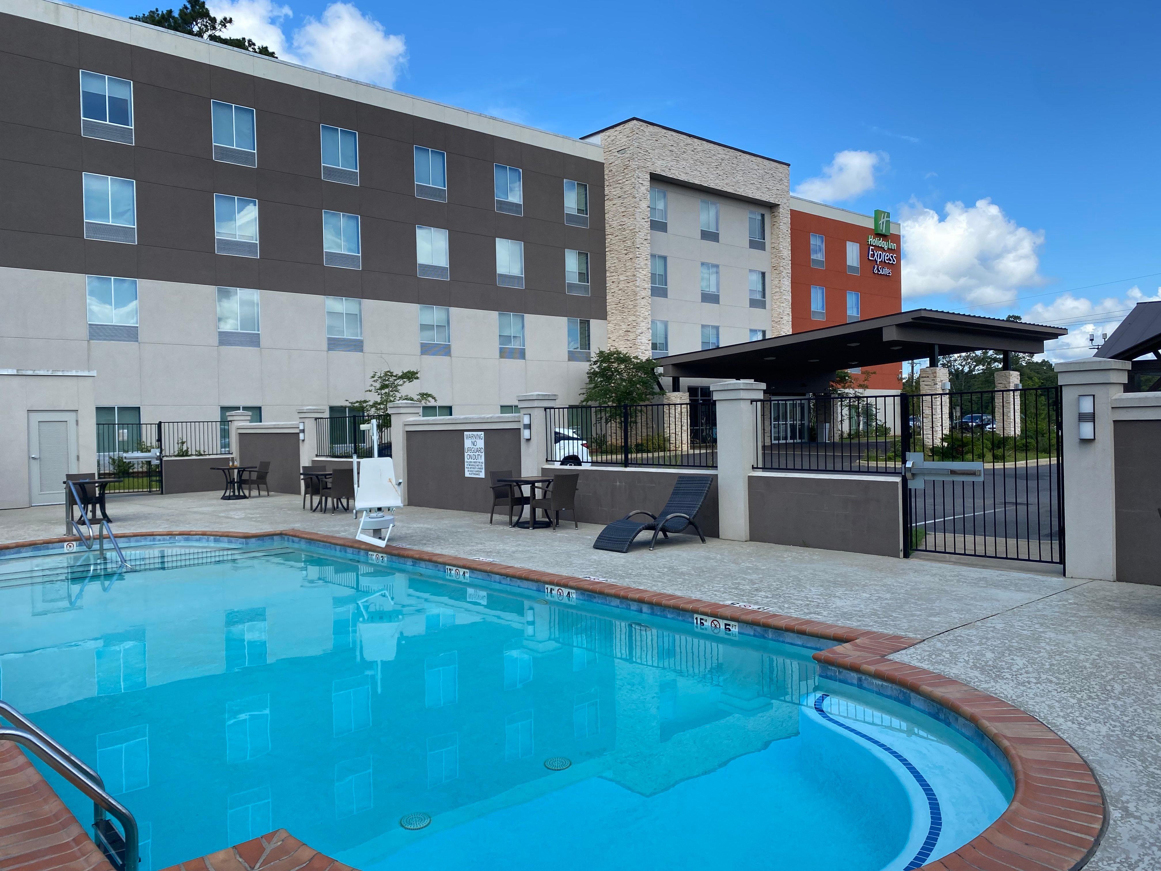 Holiday Inn Express & Suites Pineville-Alexandria Area מראה חיצוני תמונה
