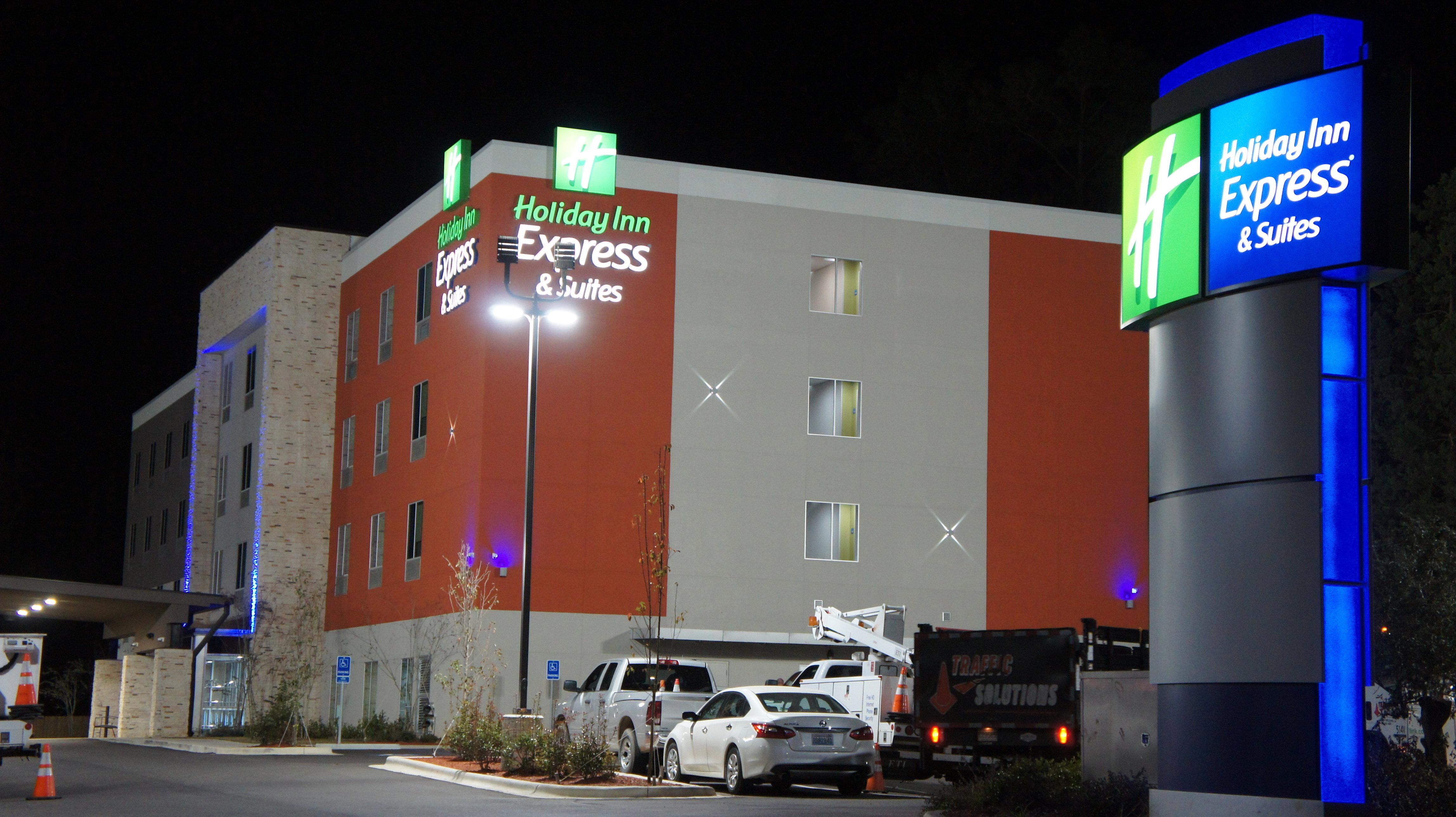 Holiday Inn Express & Suites Pineville-Alexandria Area מראה חיצוני תמונה